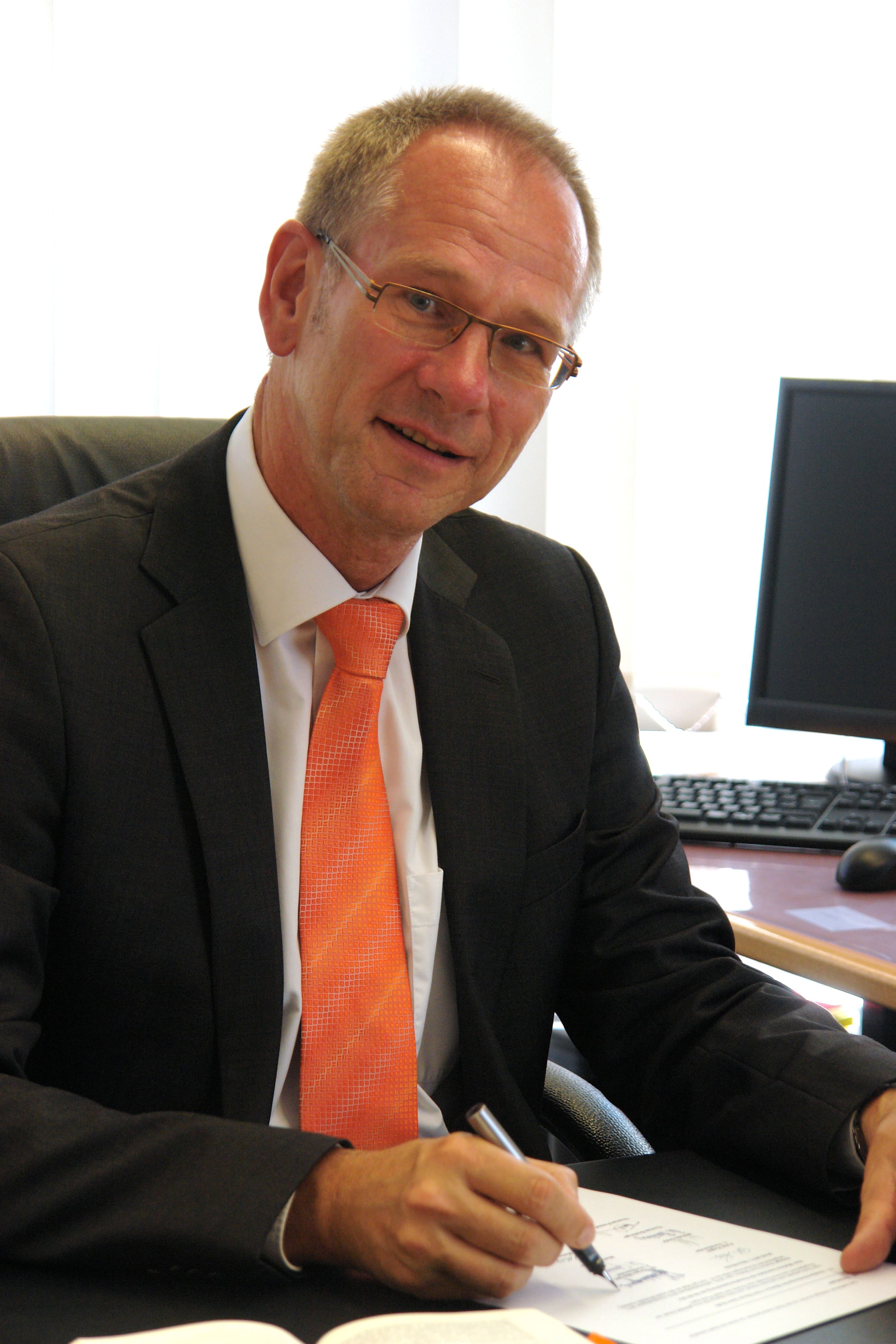 Dr. Jürgen Menges